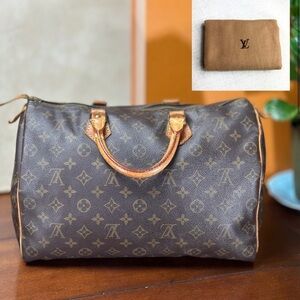 AUTHENTIC Louis Vuitton Speedy 35 bag/purse. Monogram canvas.